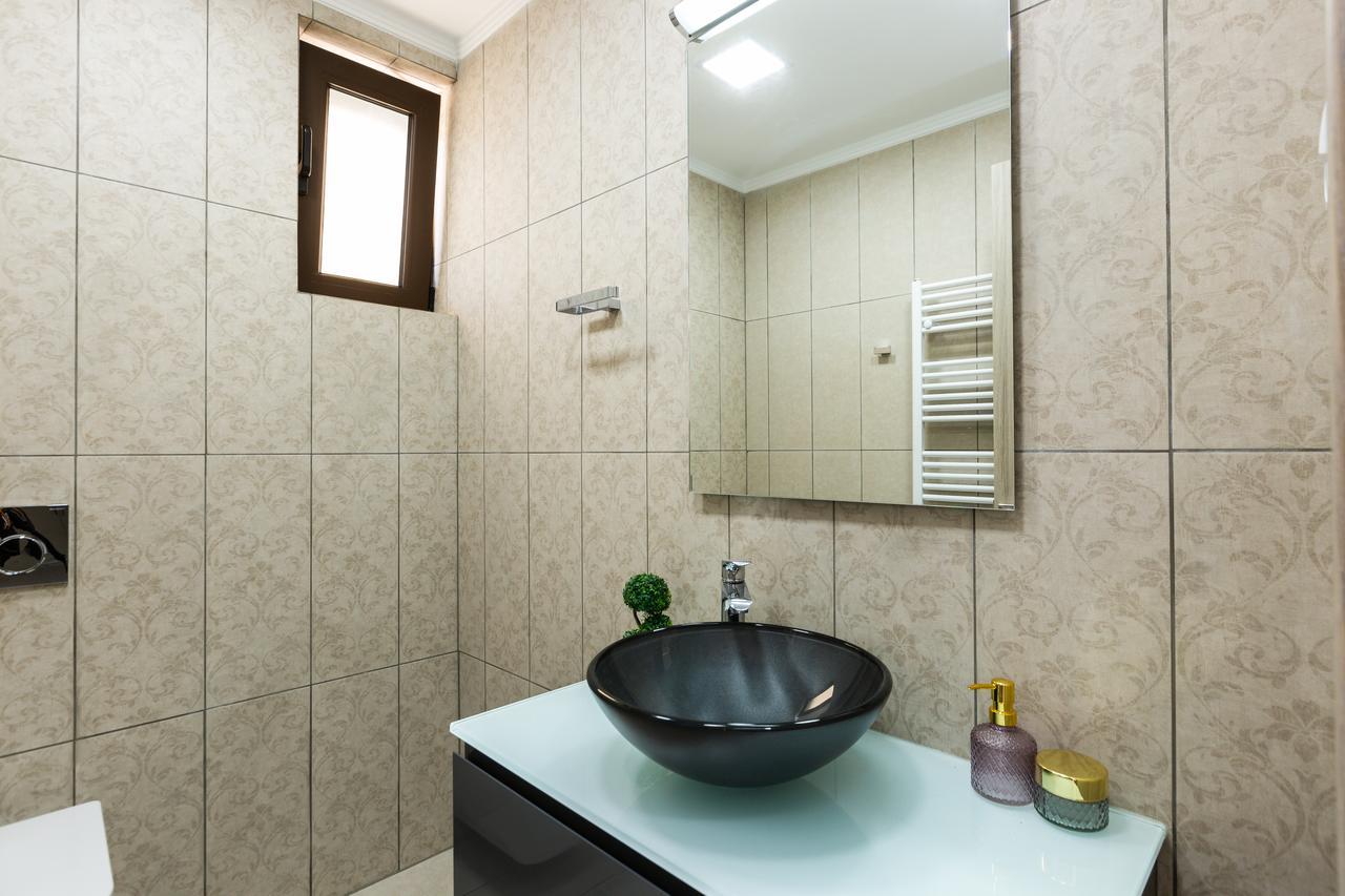 Eudora Luxury Stone Villa 阿尔米里达 外观 照片