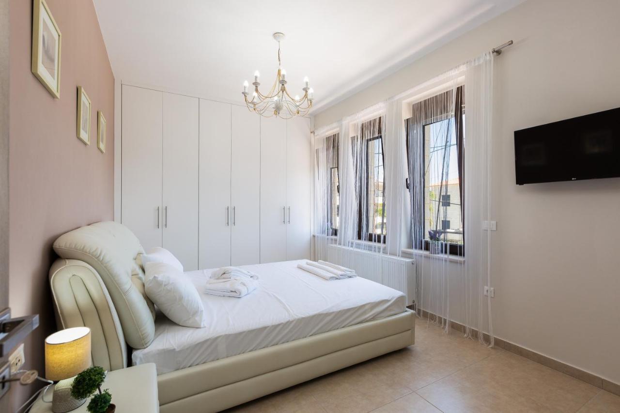 Eudora Luxury Stone Villa 阿尔米里达 外观 照片