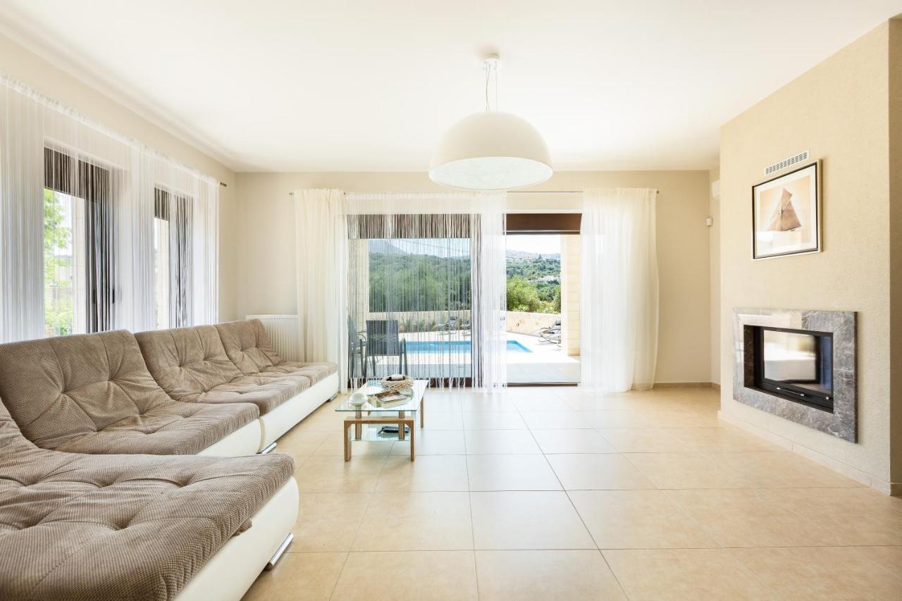 Eudora Luxury Stone Villa 阿尔米里达 外观 照片