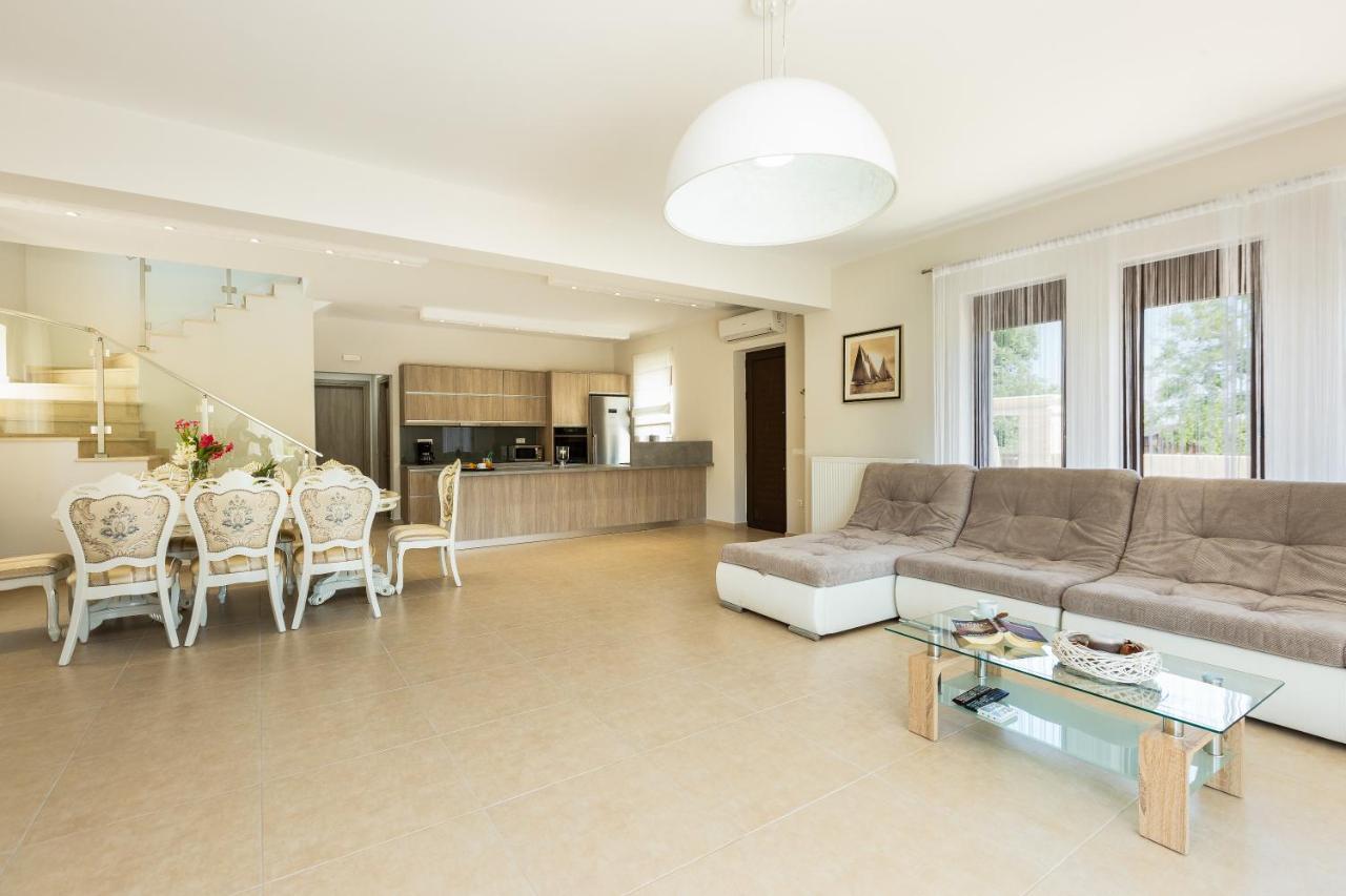Eudora Luxury Stone Villa 阿尔米里达 外观 照片