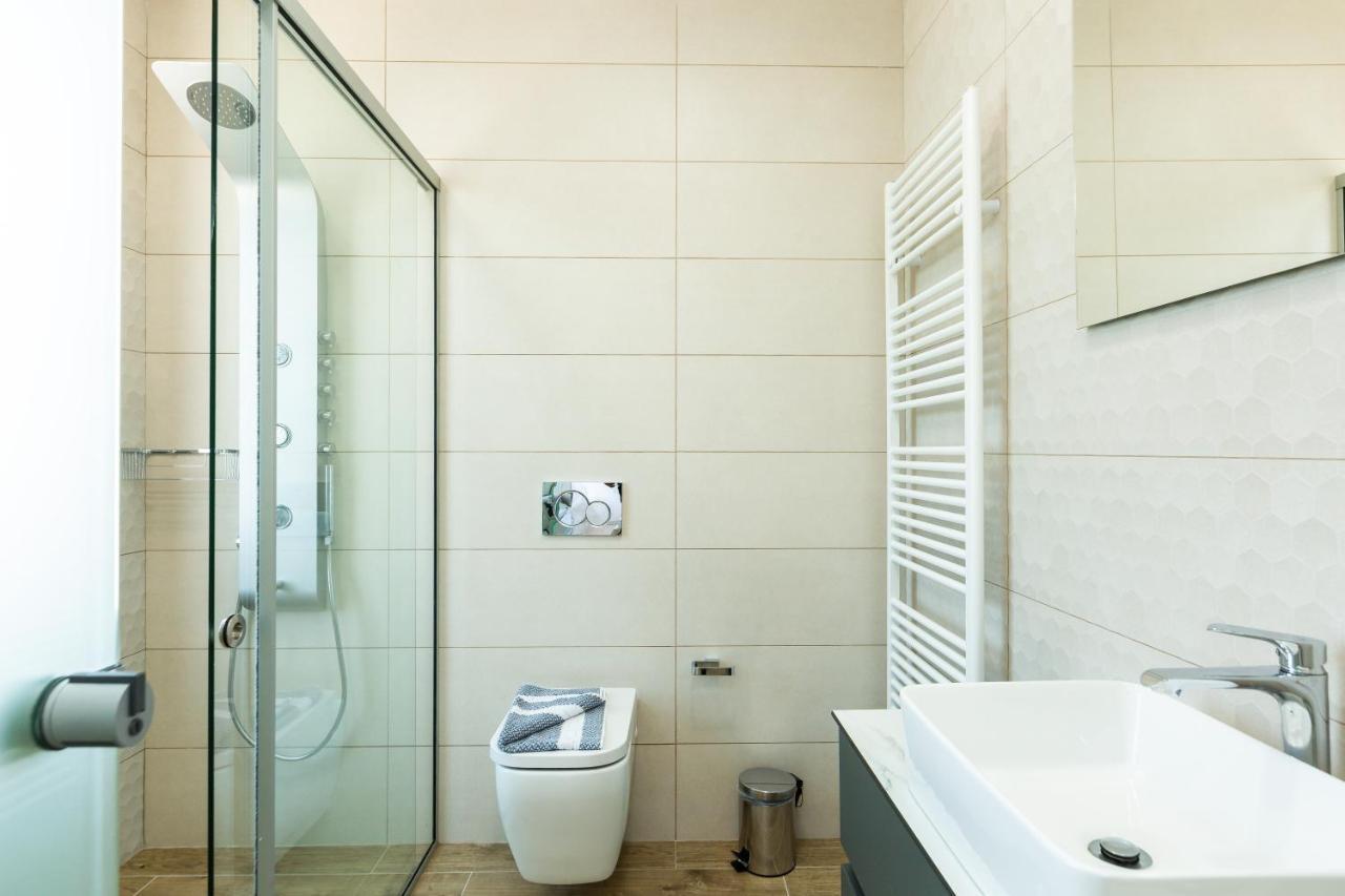Eudora Luxury Stone Villa 阿尔米里达 外观 照片